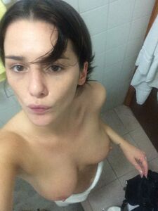 Super Cute Actress Addison Timlin Nude Leaks